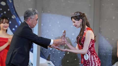 عارضة أزياء أوكرانية تفوز بلقب ملكة جمال اليابان